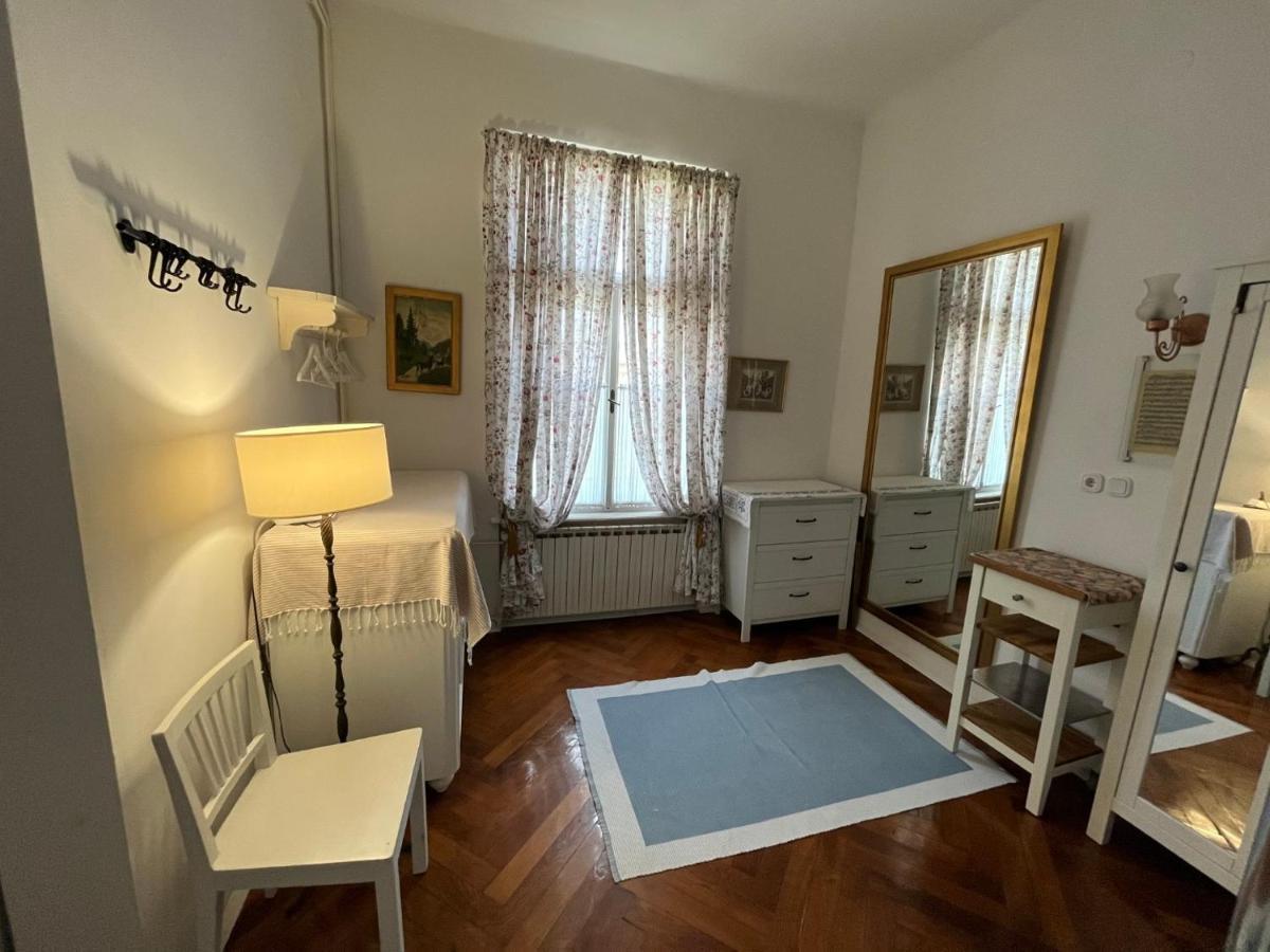 Guest House Ilicki Plac 자그레브 외부 사진